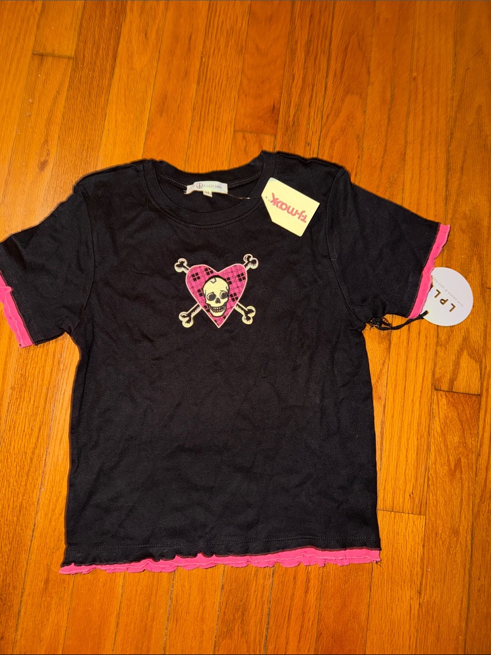 BNWT Unknown Brand Girls' Black Tee with Pink Heart Skull Graphic Size medium
